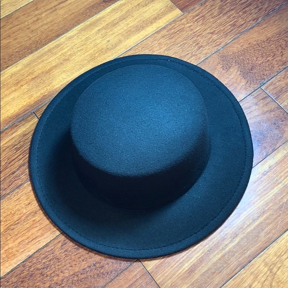 Hot! NEW Pretty Shopper Round Hat-NWOT - Picture 2 of 3